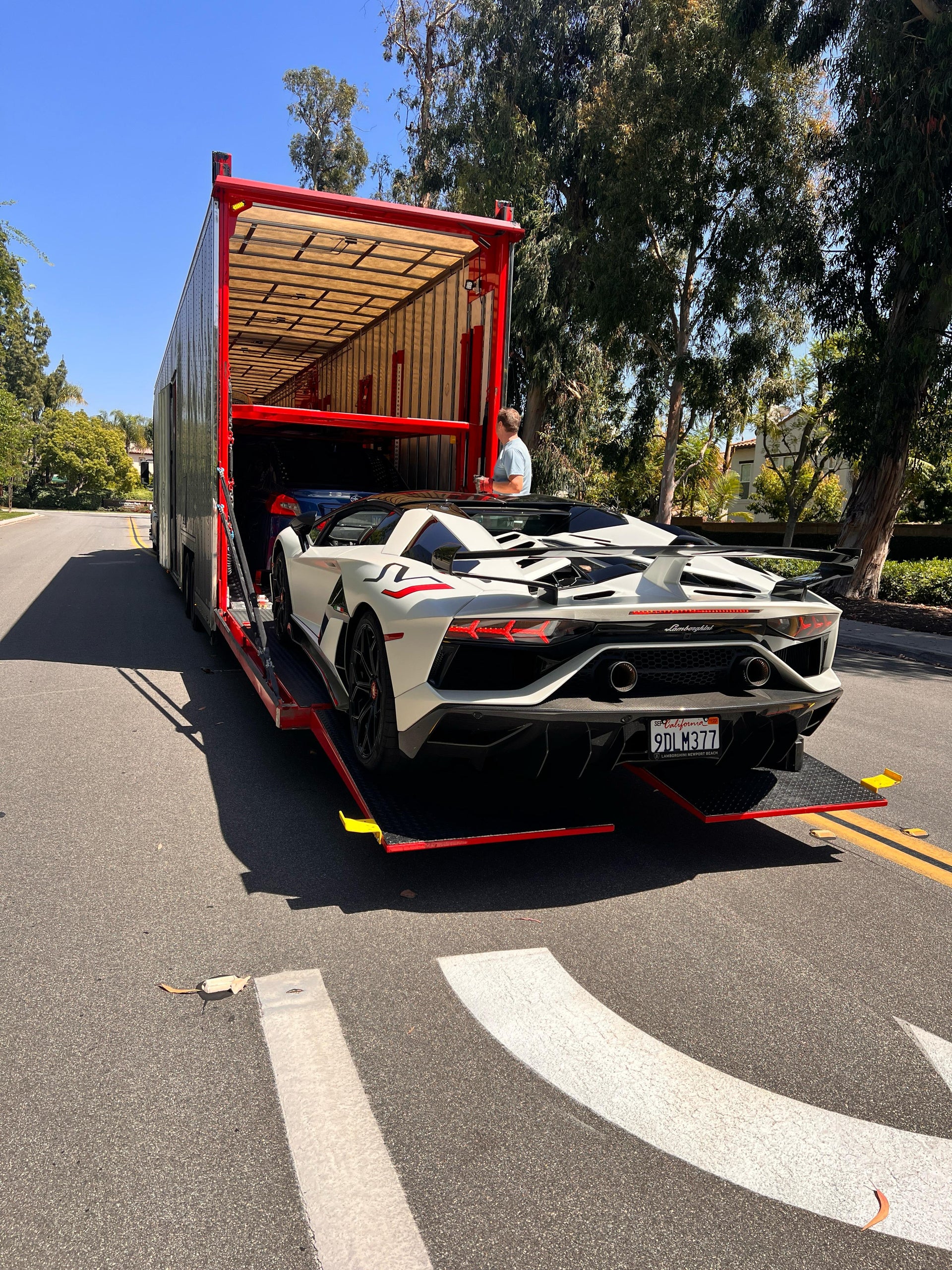 Professional platform to sell your exotic car safely